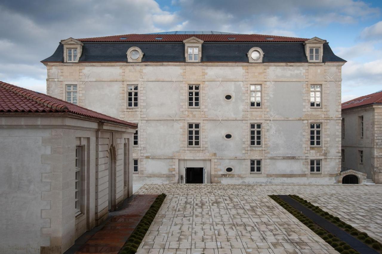 Residence De L'Arsenal Royal - Meubles De Tourisme 罗什福尔 外观 照片